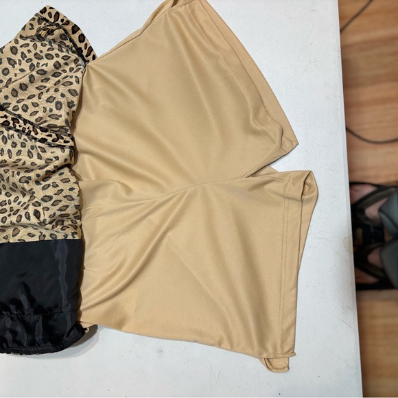 EP Pro Golf Skort 12Multicolored Animal Print Black Trim  Side ZIP Lining EUC - Picture 9 of 12
